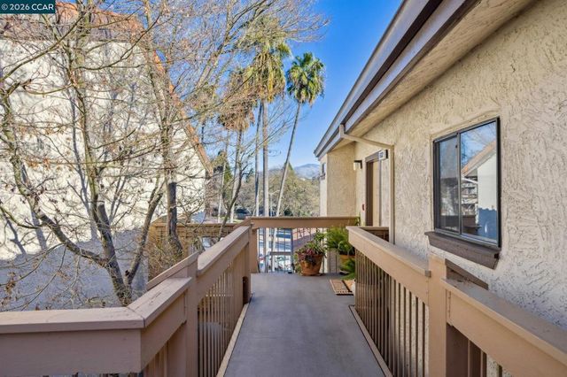 1632 S Villa Way, Walnut Creek, CA 94595