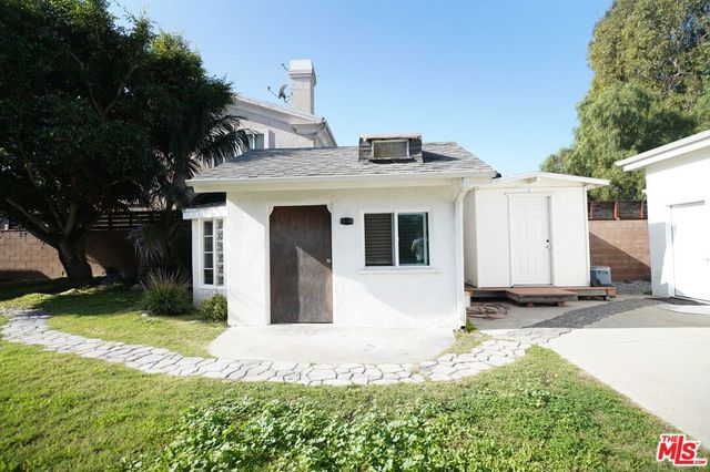 1041 Avenue D, Redondo Beach, CA 90277