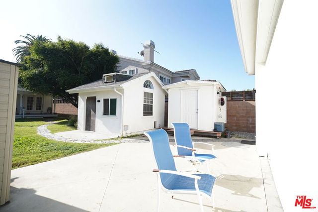 1041 Avenue D, Redondo Beach, CA 90277