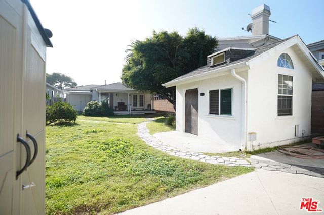 1041 Avenue D, Redondo Beach, CA 90277