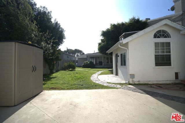 1041 Avenue D, Redondo Beach, CA 90277