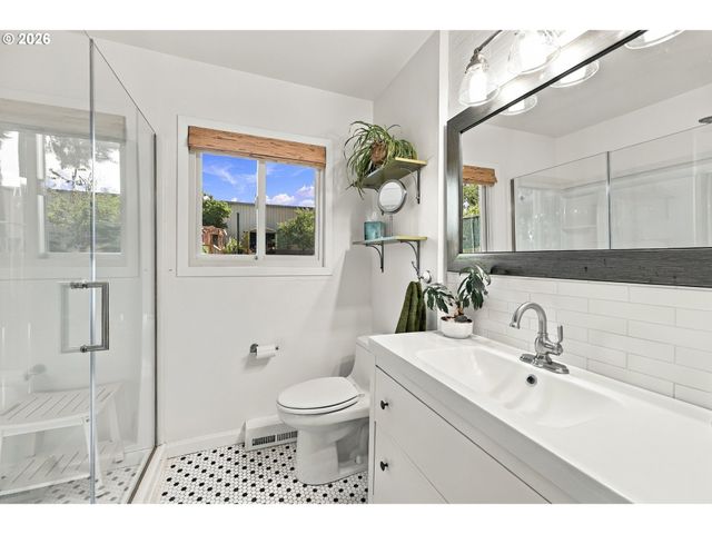 21658 Se OAK St, Gresham, OR 97030