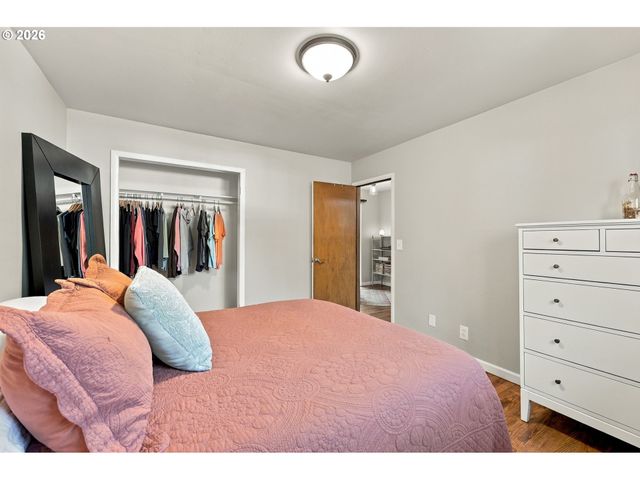 21658 Se OAK St, Gresham, OR 97030
