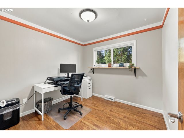 21658 Se OAK St, Gresham, OR 97030