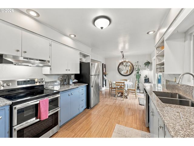 21658 Se OAK St, Gresham, OR 97030