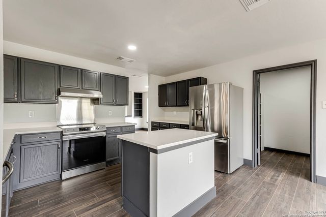 8626 Vantage, San Antonio, TX 78251