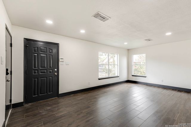 8626 Vantage, San Antonio, TX 78251