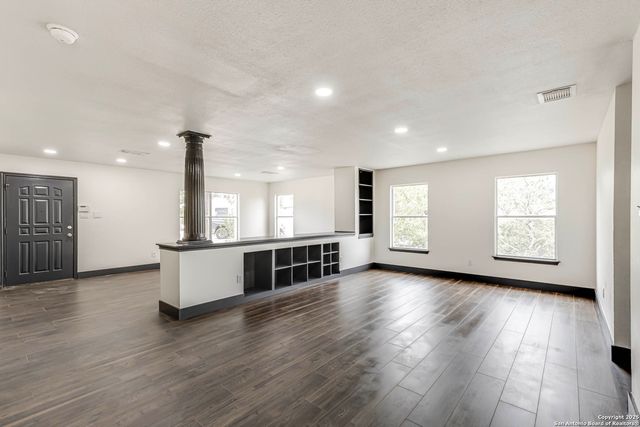 8626 Vantage, San Antonio, TX 78251