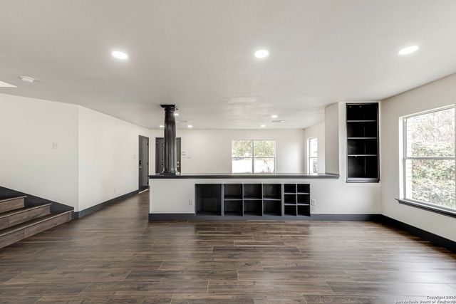 8626 Vantage, San Antonio, TX 78251