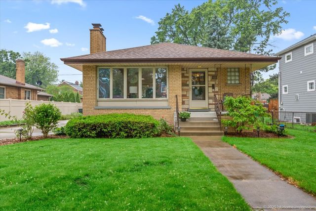 9544 S Avers Avenue, Evergreen Park, IL 60805