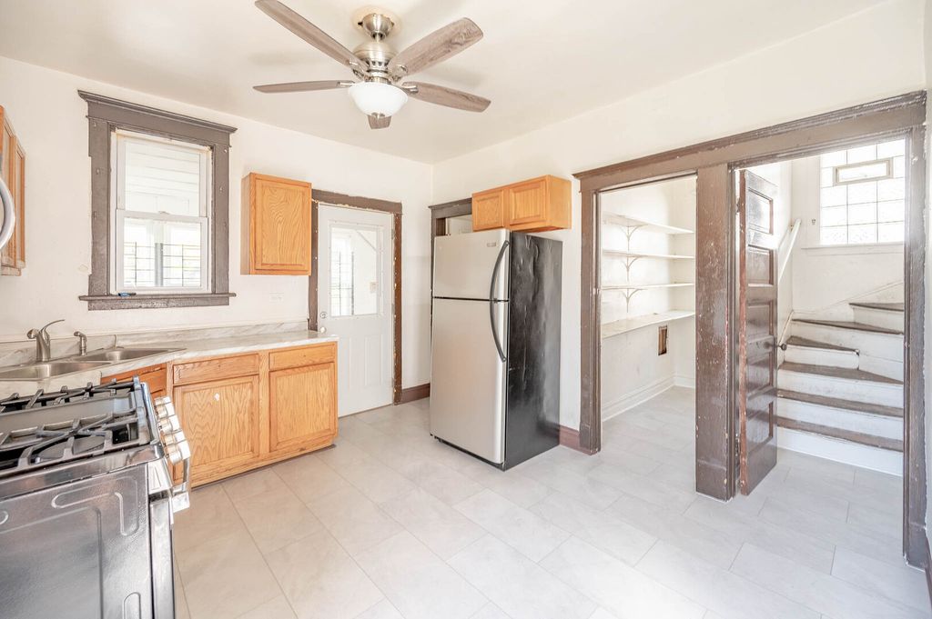 10222 S Indiana Avenue, Chicago, IL 60628 — photo 5