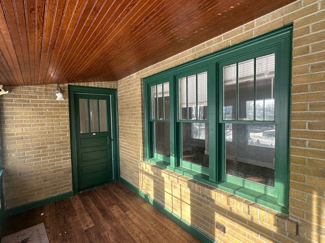 110 W State Street, Clare, MI 48617