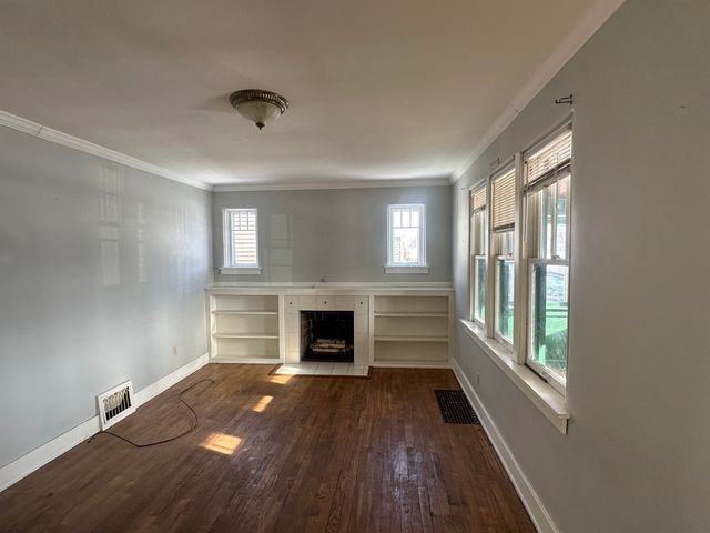 110 W State Street, Clare, MI 48617