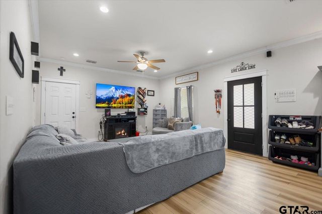 10186 Sparks Drive, Tyler, TX 75704