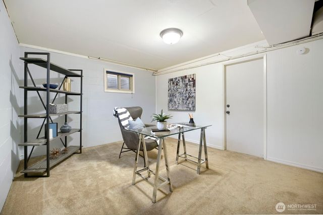 924 S 226th Place, Des Moines, WA 98198