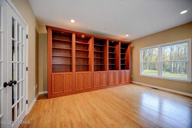 16 Molsbury Lane, Millstone, NJ 08510