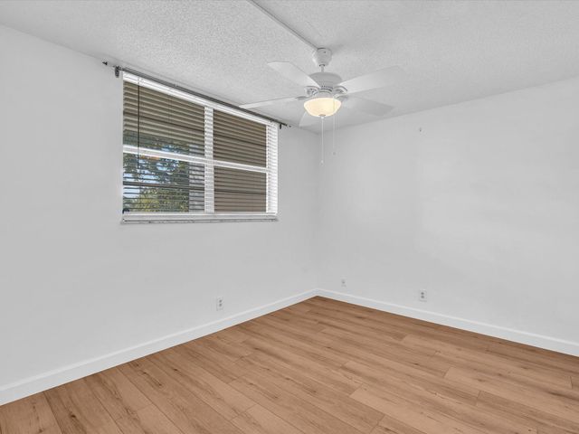 9470 Poinciana Place 303, Davie, FL 33324