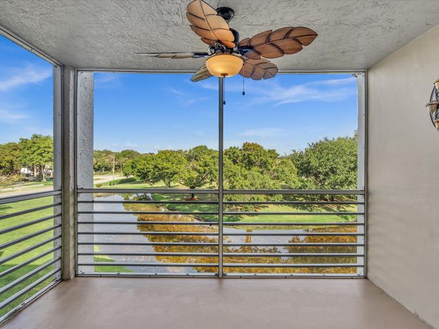 9470 Poinciana Place 303, Davie, FL 33324