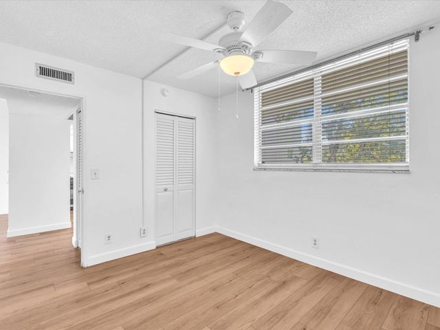 9470 Poinciana Place 303, Davie, FL 33324