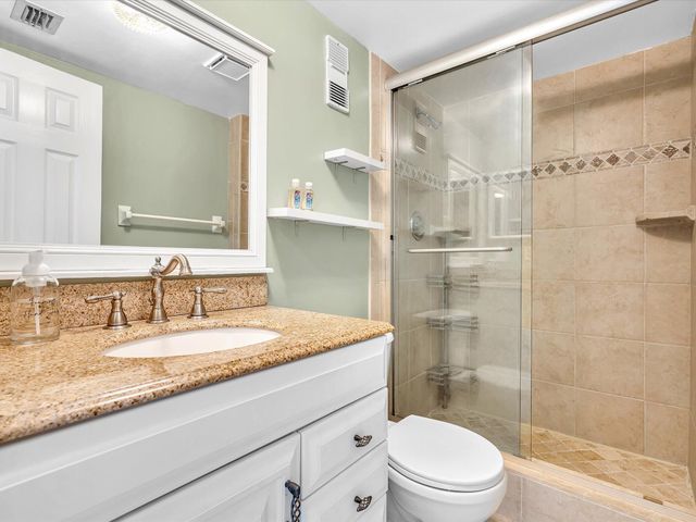 9470 Poinciana Place 303, Davie, FL 33324