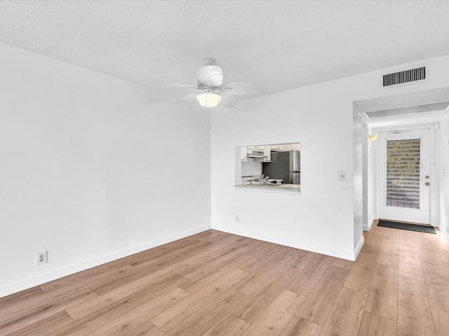 9470 Poinciana Place 303, Davie, FL 33324