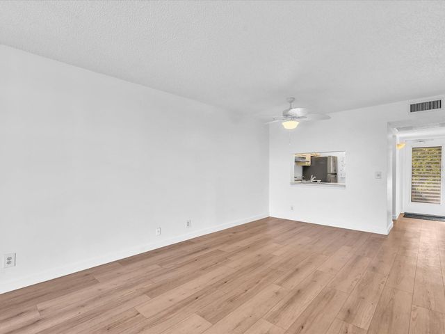 9470 Poinciana Place 303, Davie, FL 33324