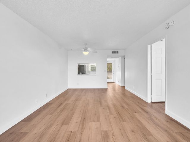 9470 Poinciana Place 303, Davie, FL 33324