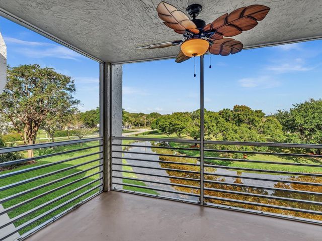 9470 Poinciana Place 303, Davie, FL 33324