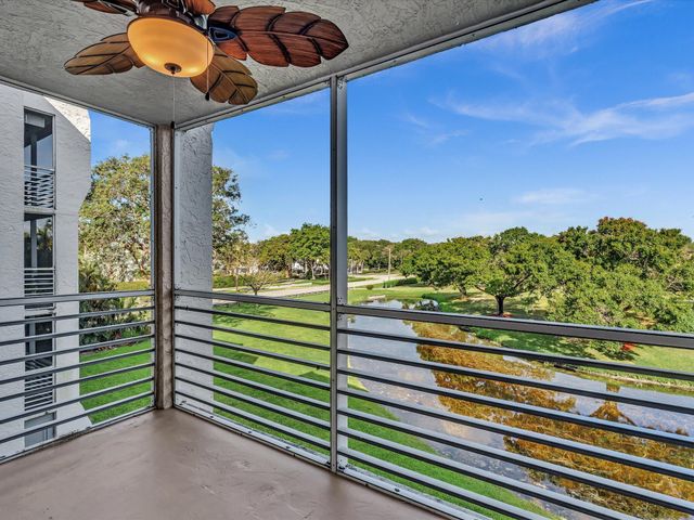 9470 Poinciana Place 303, Davie, FL 33324