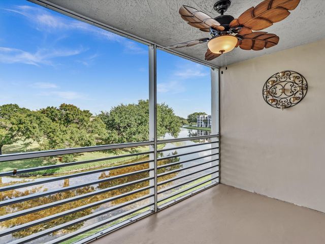 9470 Poinciana Place 303, Davie, FL 33324