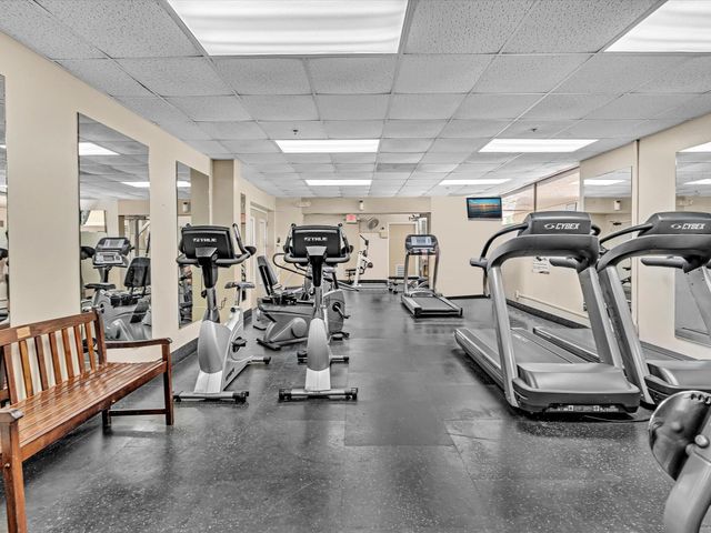 9470 Poinciana Place 303, Davie, FL 33324