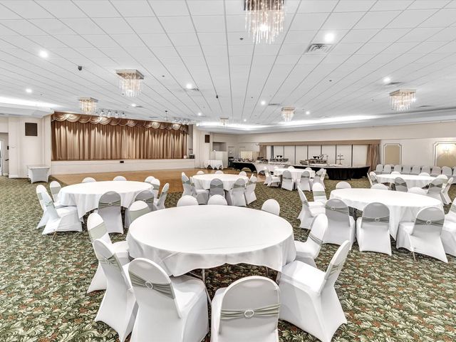 9470 Poinciana Place 303, Davie, FL 33324