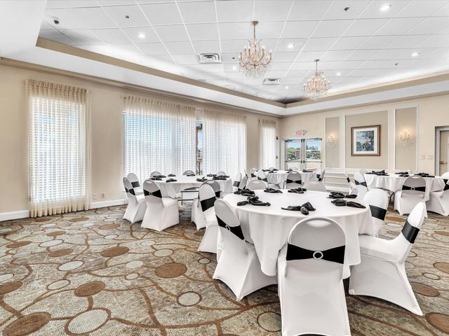 9470 Poinciana Place 303, Davie, FL 33324