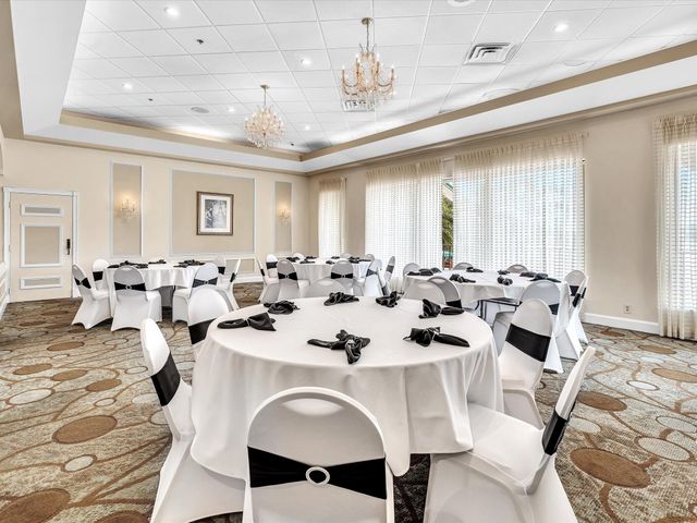 9470 Poinciana Place 303, Davie, FL 33324