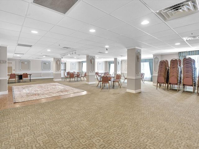 9470 Poinciana Place 303, Davie, FL 33324