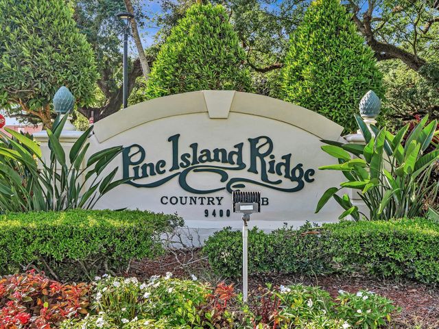 9470 Poinciana Place 303, Davie, FL 33324