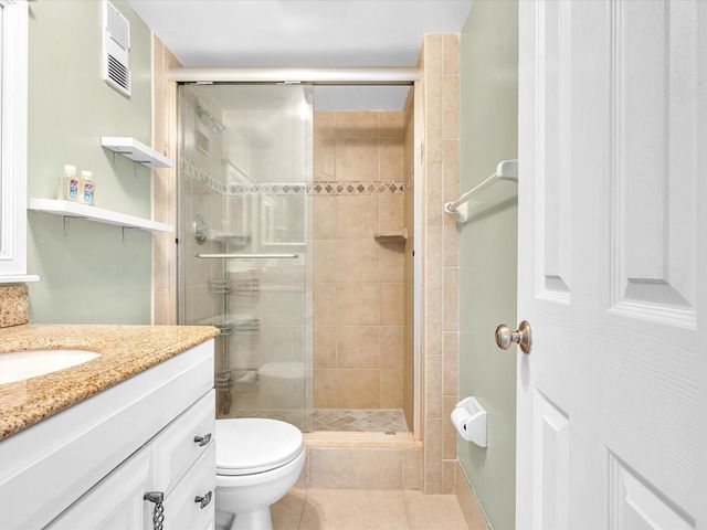 9470 Poinciana Place 303, Davie, FL 33324