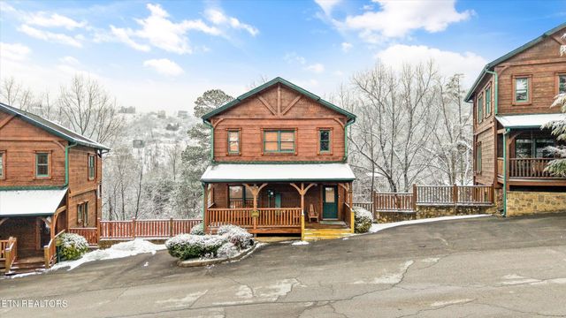 826 Great Smoky Way, Gatlinburg, TN 37738