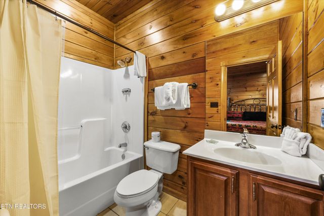 826 Great Smoky Way, Gatlinburg, TN 37738