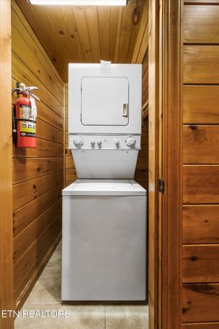 826 Great Smoky Way, Gatlinburg, TN 37738