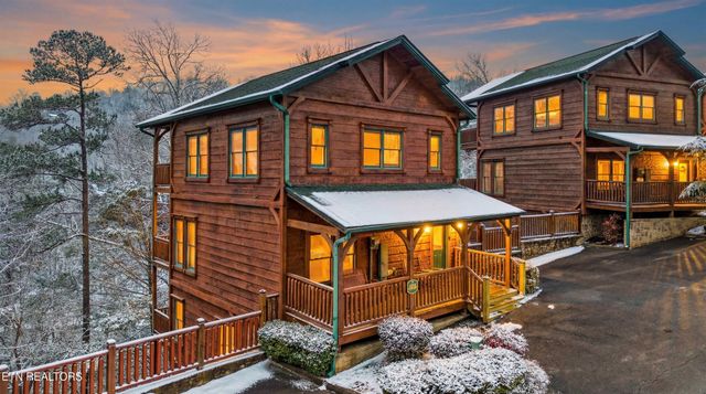 826 Great Smoky Way, Gatlinburg, TN 37738