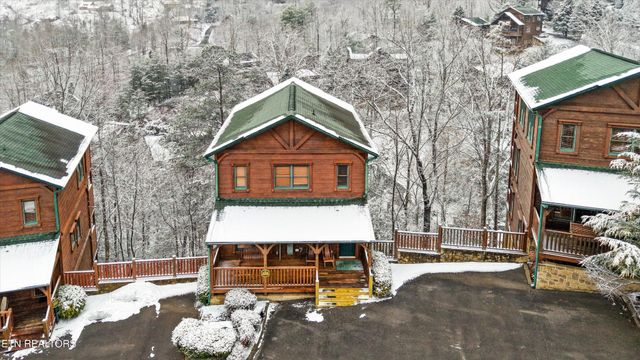 826 Great Smoky Way, Gatlinburg, TN 37738