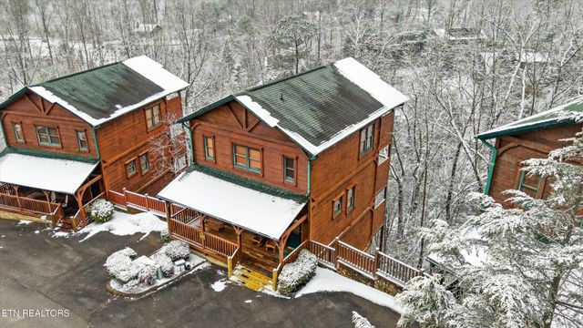 826 Great Smoky Way, Gatlinburg, TN 37738