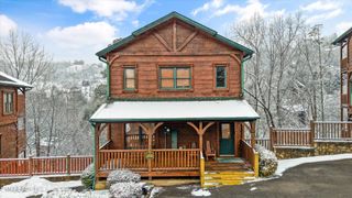 826 Great Smoky Way, Gatlinburg, TN 37738
