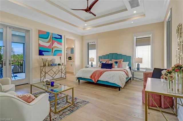 2875 Coco Lakes DR, Naples, FL 34105
