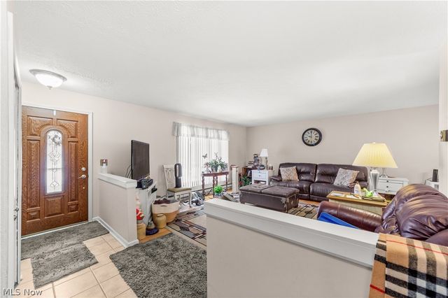 129 Hidden Tree Lane, Amherst, OH 44001