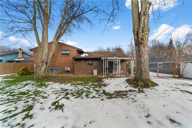 129 Hidden Tree Lane, Amherst, OH 44001