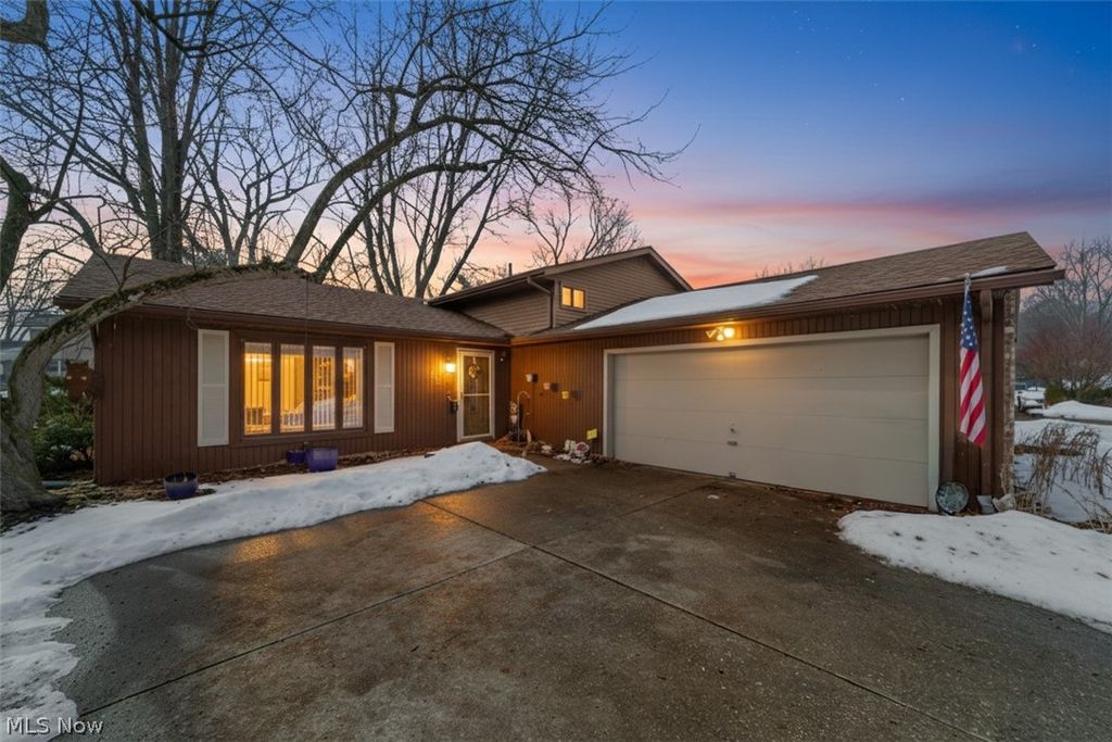 129 Hidden Tree Lane, Amherst, OH 44001