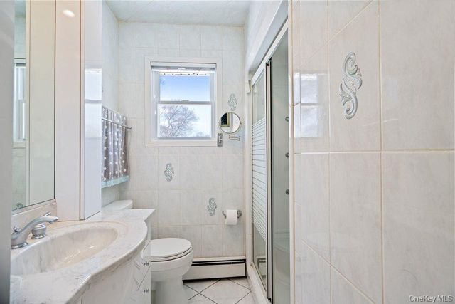 1300 Oak Avenue, West Islip, NY 11795