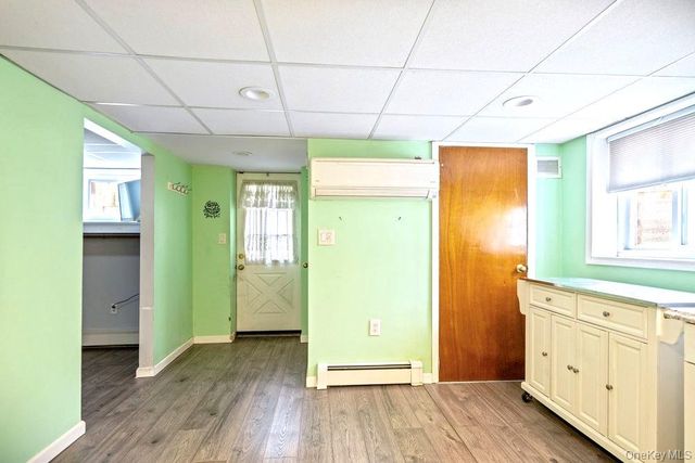 1300 Oak Avenue, West Islip, NY 11795